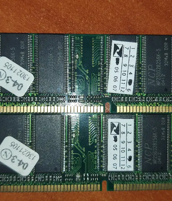 2 Планки па'мяті по 256мб DDR1