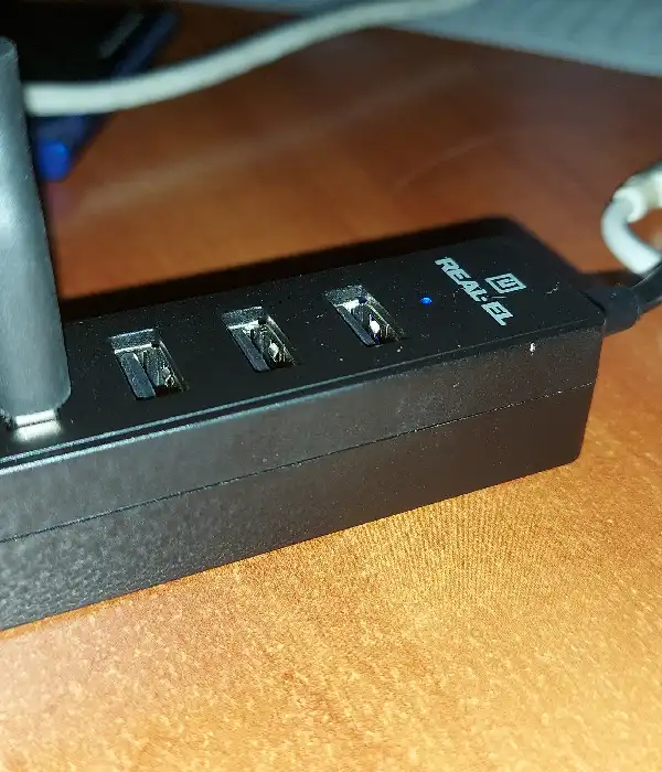 USB-хаб Real-El HQ-174 USB-A 2.0