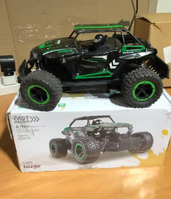 Б/в Дитячий джип з дистанційним керуванням TOYCAR1
